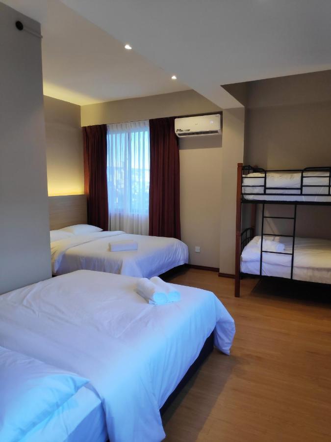 بندر سير بيجوانا Ez Suites المظهر الخارجي الصورة